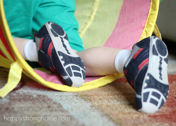 fitting kids shoes correctly