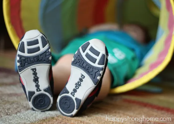 fitting kids shoes correctly